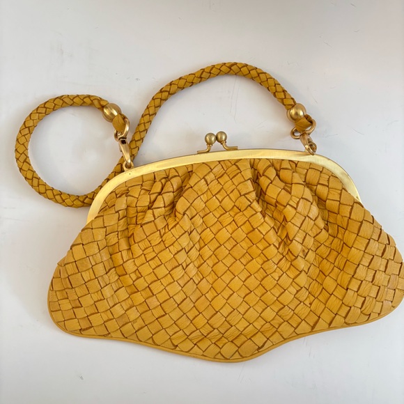 Vintage golden Yellow woven leather clutch bag - Picture 4 of 4